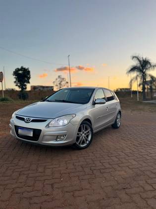 HYUNDAI I30 2.0 MPFI GLS 16V GASOLINA 4P MANUAL HYUNDAI I30 2.0 MPFI GLS 16V GASOLINA 4P MANUAL